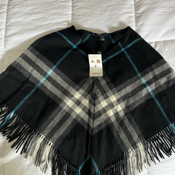 Burberry Poncho New with Tags - Picture 3 of 3